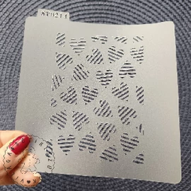 Vágott szívek stencil 