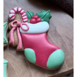 Zokni fagyönggyel, cukorpálcával körvonal sütikiszúró (Díszítés: Mesi Mézi Design)