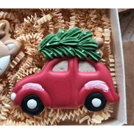 Autó fenyőt szállít körvonal sütikiszúró (Díszítés: Mesi Mézi Design)
