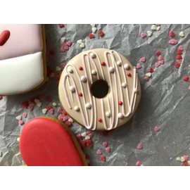 Fánk sütikiszúró (díszítés: instagram.com/fairyberrysweets)