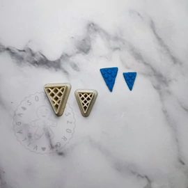 Tölcsér süthető gyurma kiszúró (2 db)