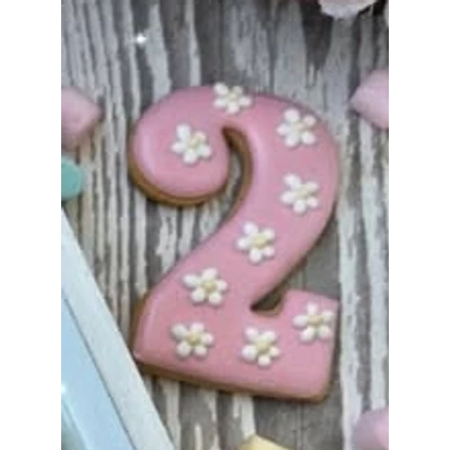 2es szám sütikiszúró (Díszítés: Bedő Babett)