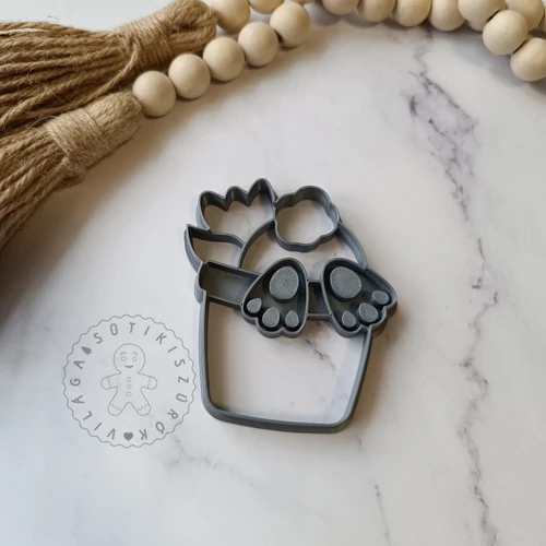 Nyuszipopsi és tulipán cserépben sütikiszúró