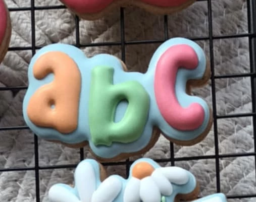 ABC körvonal sütikiszúró