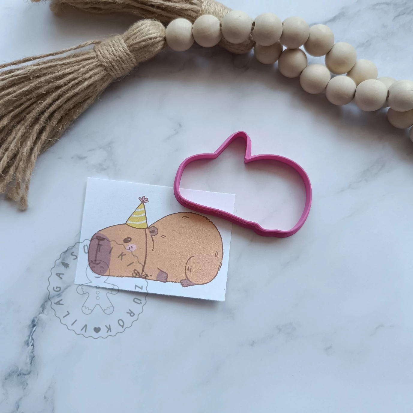 Capybara csákóban 02 körvonal sütikiszúró
