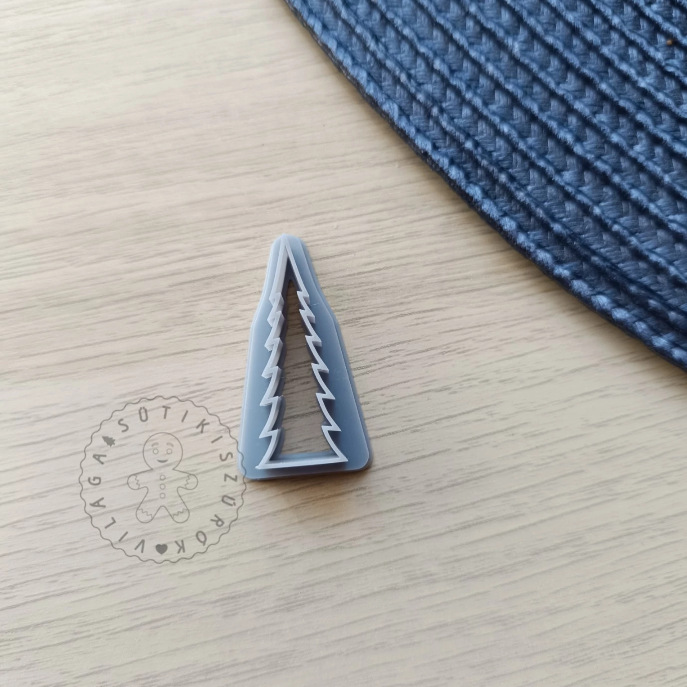 Hegyes fenyő 02 süthető gyurma kiszúró 